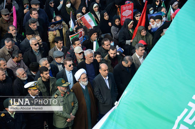 حضور حماسی مردم استان گیلان ( رشت ) در راهپیمایی ۲۲بهمن