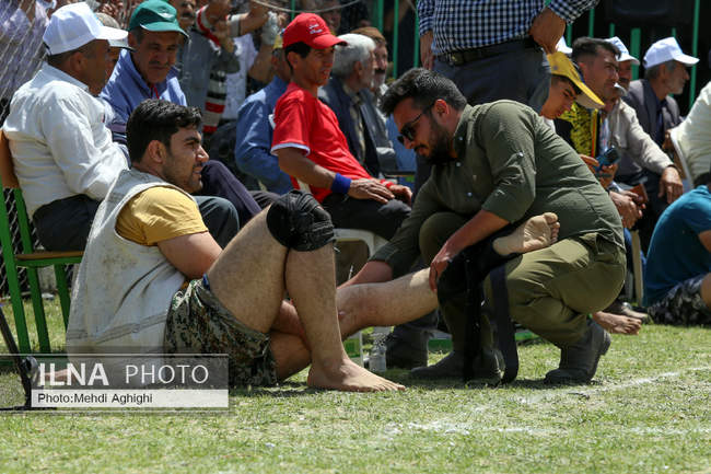 مسابقات کشتی با چوخه در رهورد قوچان