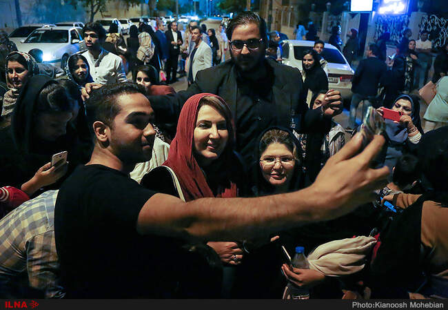عکس‌های اکران افتتاحیه فیلم سینمایی "پینوکیو،‌ عاموسردار و رئیسعلی" در بوشهر