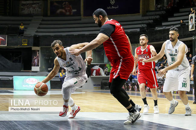 دیدار تیم های بسکتبال طبیعت اسلامشهر و شهرداری گرگان 