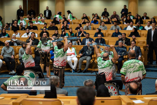 آیین تجلیل از قهرمانان سرافراز پارالمپیک ایران با حضور پزشکیان و دنی