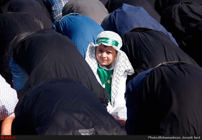 مراسم عزاداری و خیمه سوزان روز عاشورا در میدان امام حسین (ع) 