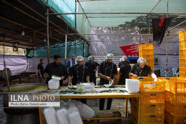 اقامت و پذیرایی زائران اربعین حسینی در موکب بنیاد مستضعفان