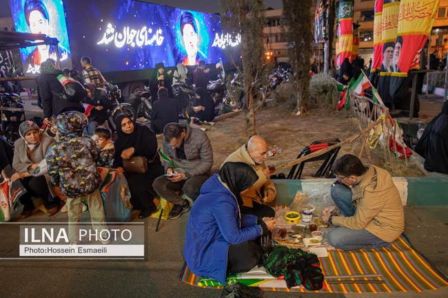 آیین وداع با پیکر شهدای ناوشکن «دنا» 