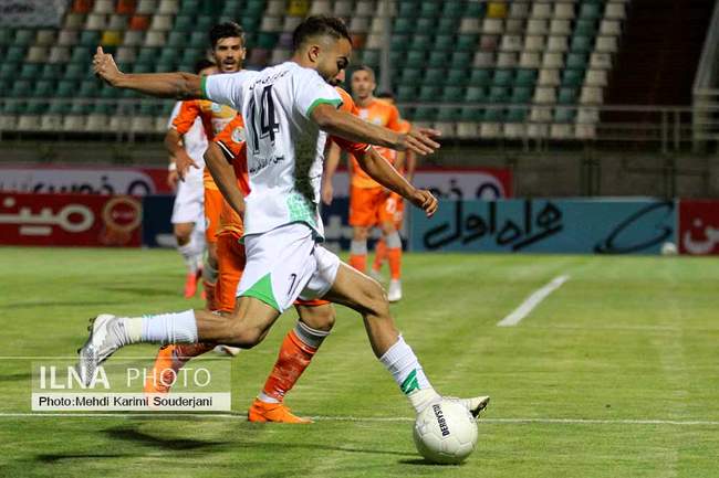 دیدار تیم های ذوب آهن اصفهان و سایپا