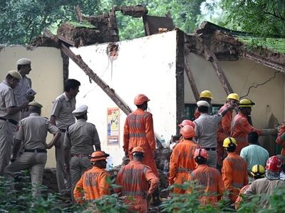 6 killed, 5 injured as structure collapses in Indian capital