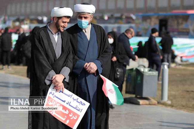 حضورحماسی مردم اصفهان در راهپیمایی ۲۲بهمن 