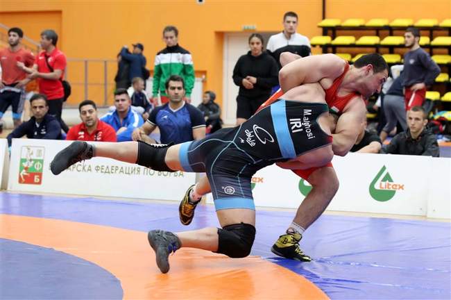 حضور صالحی امیری و دیدار با قهرمانان کشتی(گزارش تصویری)