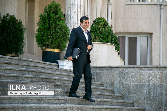 حاشیه جلسه هیات دولت - ۷ آبان