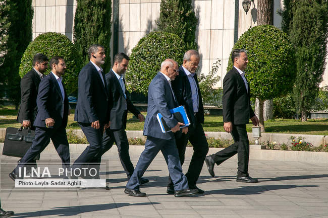 حاشیه جلسه هیات دولت - ۷ آبان