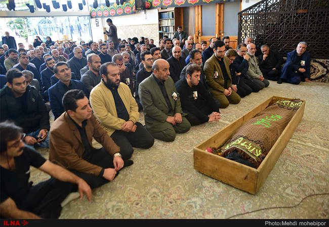 مراسم تشییع پیکر پاک زنده یاد فرامرز درخشنده سرپرست روزنامه کار و کا�