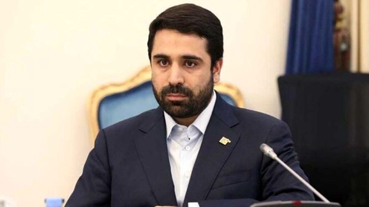 نباید در فضای مجازی تابع قوانین دیگر کشورها باشیم