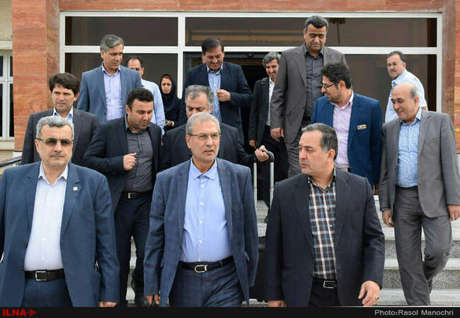 دیدار وزیر کار با خانواده های جانباختگان حادثه معدن آزادشهر
