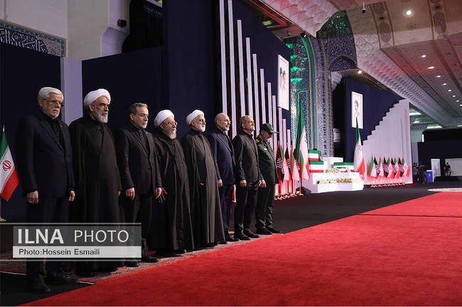 ادای احترام سران قوا و مسئولان نظام به پیکر آقای شهید ایران