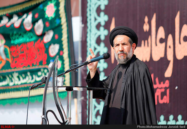 مراسم عزاداری و خیمه سوزان روز عاشورا در میدان امام حسین (ع) 