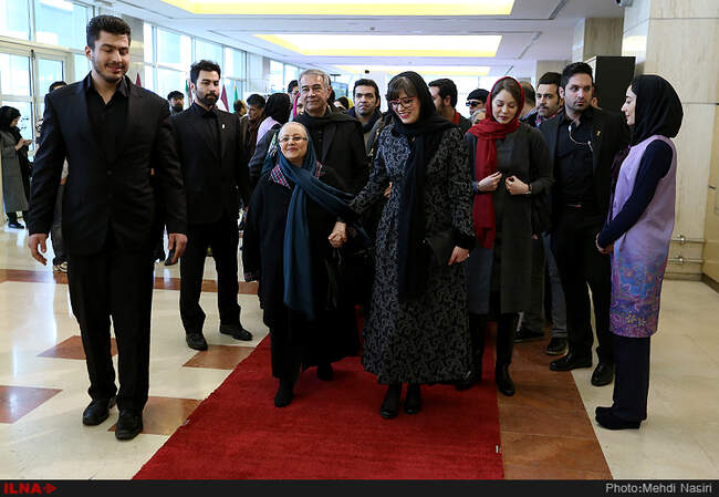 حاشیه روزدوم فیلم فجر به همراه مراسم فرش قرمز فیلمهای یک شهروند کاملامعمولی، جشن تولد، دلبری و آخرین بارکی سحررادیدی