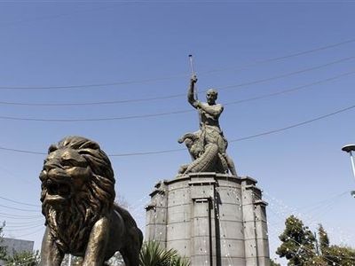 بی‌توجهی شهرداری به نظرات اعضای شورا در عدم تخریب مجسمه شیرهای ۸۵ ساله میدان حر/ با بی‌ارزش تلقی کردن مجسمه‌ها مخالفیم