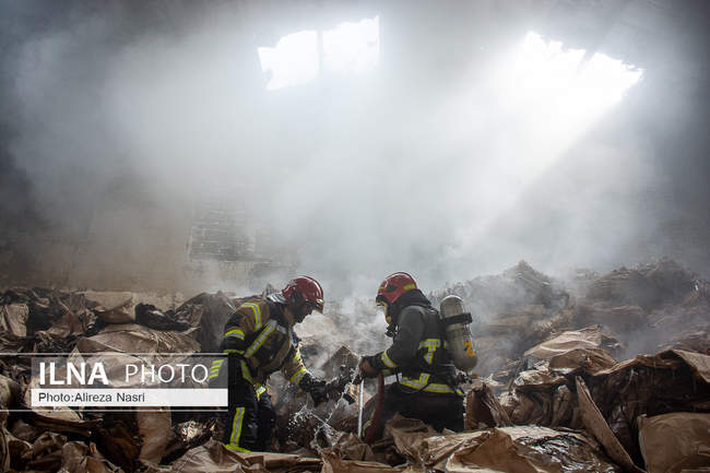 مهار آتش سوزی یک واحد تولیدی در قزوین