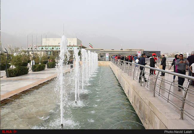 جشنواره نوروزی و نمایشگاه خودروهای کلاسیک در برج میلاد تهران