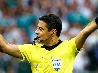 قضاوت علیرضا فغانی برای تیم قوچان نژاد در سیدنی