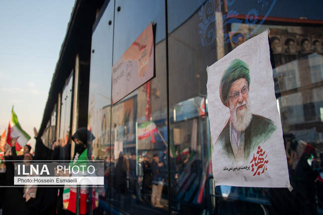  مراسم بیعت با سومین رهبر انقلاب اسلامی در تهران / 2
