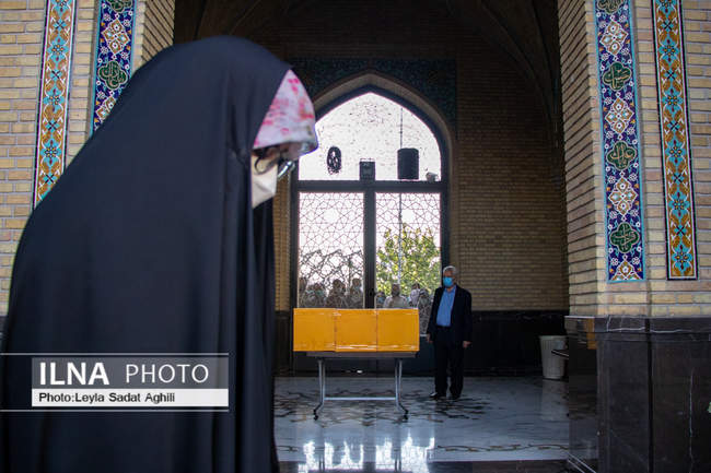 اقامه نماز عید فطر در مسجد امام حسین (ع)