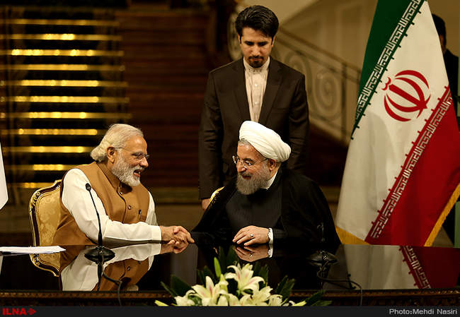استقبال رسمی روحانی از نخست وزیر هند وامضای تفاهم نامه همکاری بین دو 