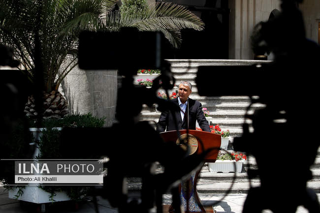 حاشیه جلسه هیات دولت - ۷ خرداد