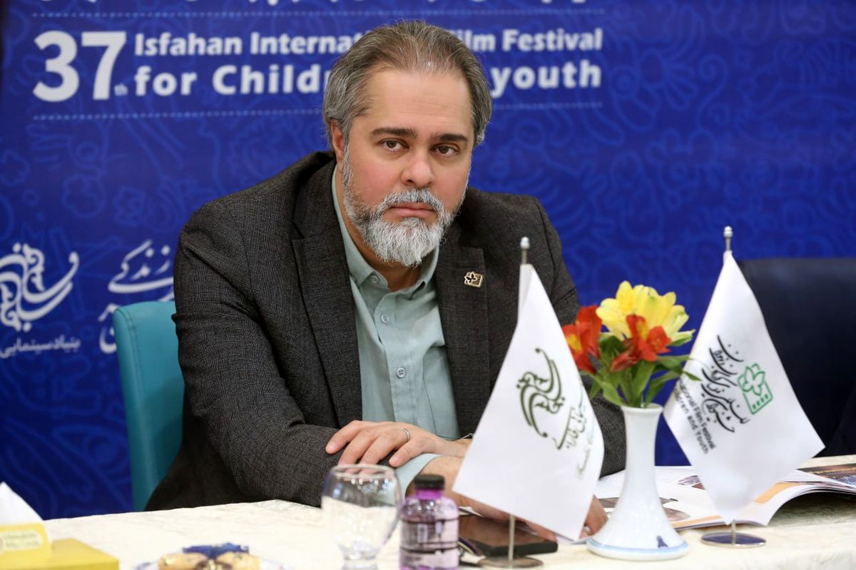 مهم نام ایران است که در جهان پرآوازه شود