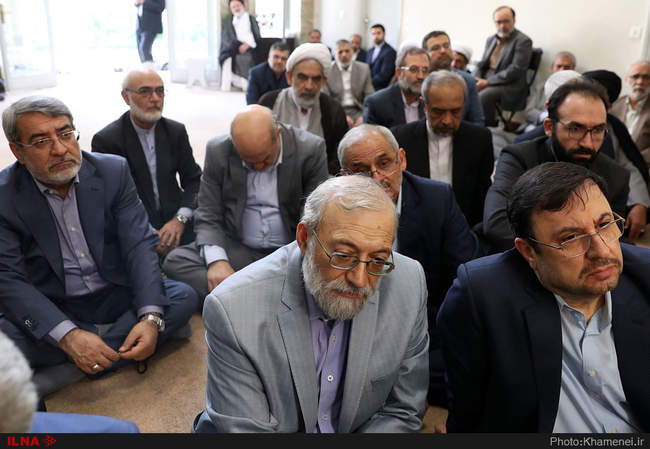  دیدار جمعی از مسئولان و مدیران نظام با رهبر انقلاب