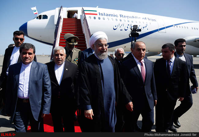 حسن روحانی رئیس جمهور کشورمان وارد باکو شد/2