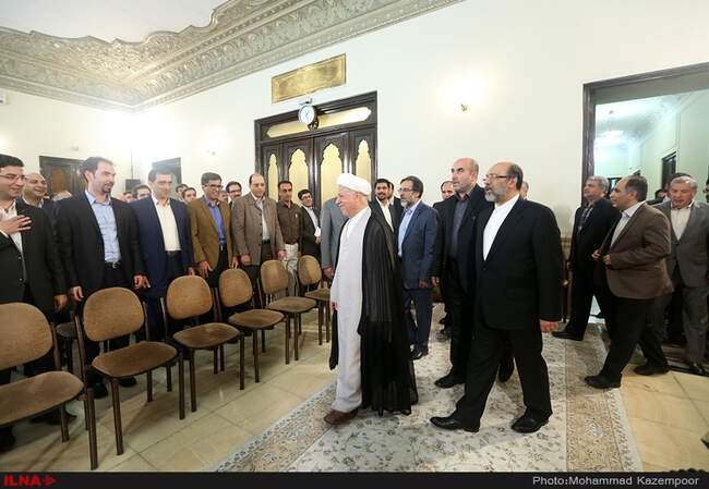 دیدار استادان و دانشجویان نخبه علم رباتیک دانشگاه آزاد اسلامی با آیت‌الله هاشمی رفسنجانی