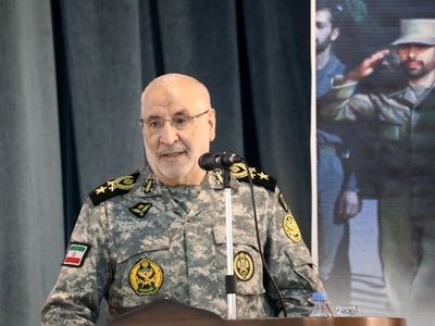 ملتی که توان دفاعی نداشته باشد، تسلیم بیگانگان می‌شود
