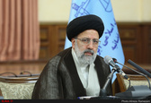 دست کسانی که به بیت المال دست درازی کرده‌اند را نه از مچ بلکه از بازو قطع می‌کنیم