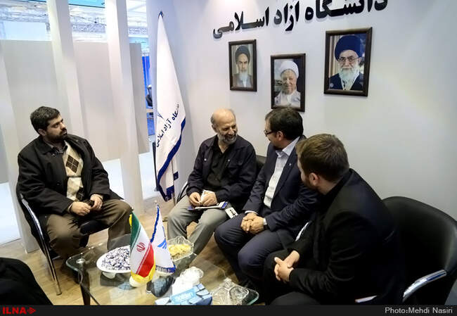 بازدید علیرضا محجوب رئیس فراکسیون کارگری مجلس ازنمایشگاه مطبوعات و خبرگزاری‌ها 