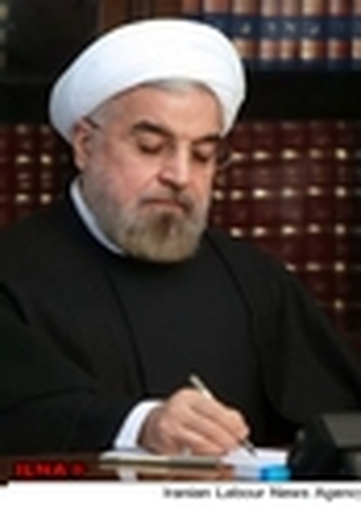 رییس جمهور درگذشت والده احمدی‌نژاد را تسلیت گفت