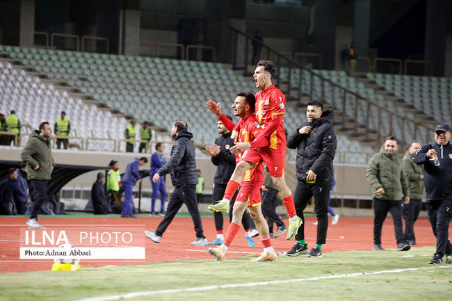 دیدار تیم فجرشهیدسپاسی شیراز و فولاد خوزستان