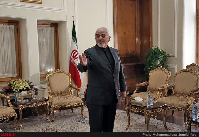 تقدیم استوارنامه کشورهای سوئد و سیرالئون به ظریف 
