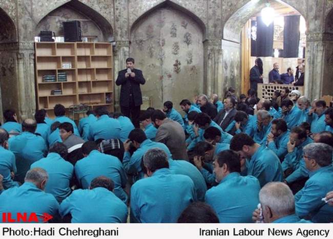 غبار روبی حرم مطهر حضرت فاطمه معصومه(س)