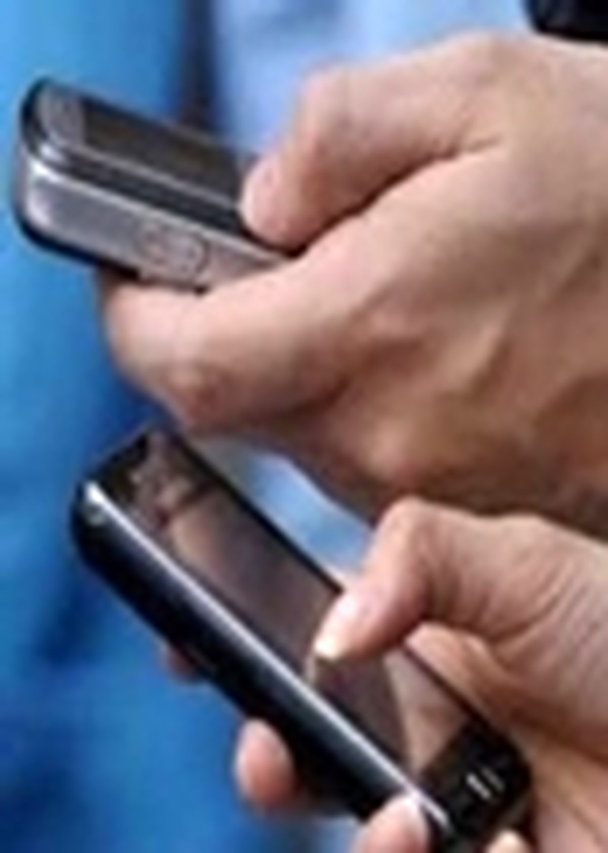 استفاده از تلفن همراه یکی از مهم ترین عوامل تصادفات
