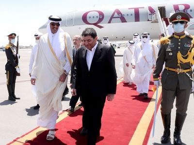 ورود امیر قطر به تهران با استقبال مخبر