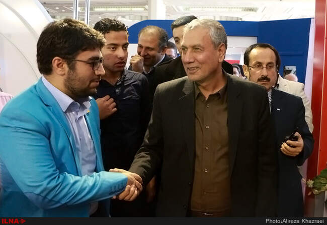 بازدید علی ربیعی وزیر تعاون، کار ورفاه اجتماعی ازنمایشگاه مطبوعات و خبرگزاری‌ها 