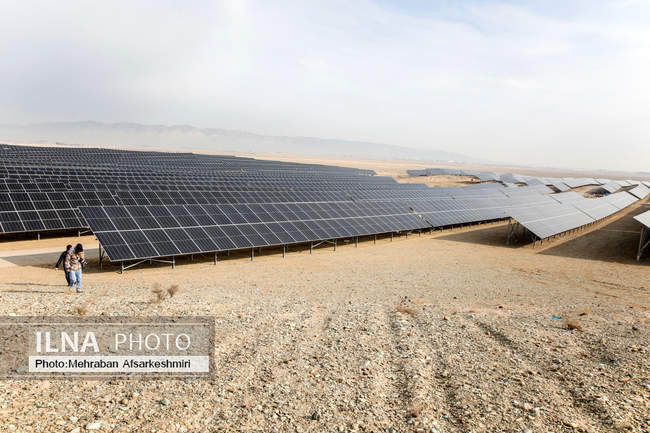 بازدید اصحاب رسانه از نیروگاه خورشیدی