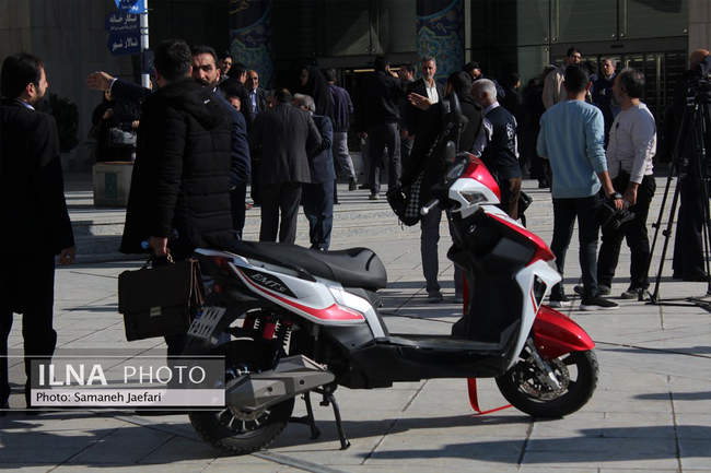 واگذاری ١٠٠ هزار دستگاه موتورسیکلت برقی در مشهد 