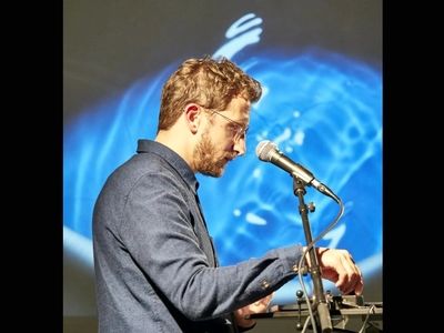 «زفزفه»؛ عصیان مسلمانان در موزه «مونک»/ انتقاد از فریاد ۳۱ توربین بادی 