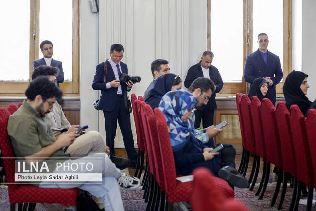 نشست وزیر امور خارجه با سفرا و نمایندگان خارجی مقیم تهران