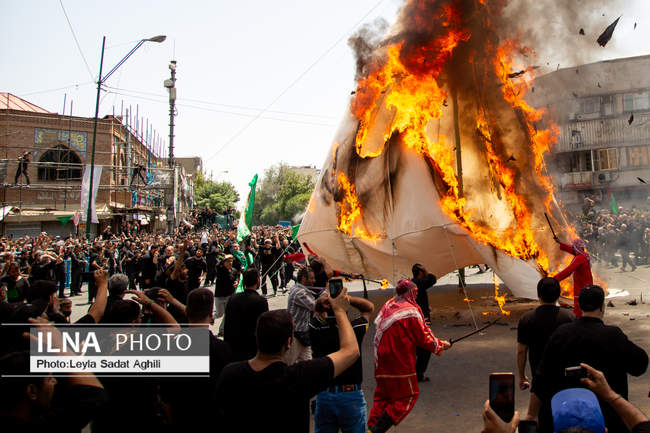 مراسم خیمه‌سوزان ظهر عاشورا در چهارراه گلوبندک تهران/1