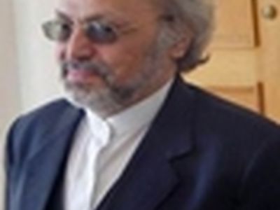 تشکیل حزب در ایران نمایشی است