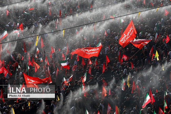 اقامه نماز بر پیکر رهبر شهید انقلاب در مصلای تهران / 7