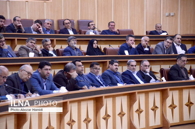 نشست کارگروه اشتغال و سرمایه گذاری گیلان با حضور وزیر تعاون،کار و رف